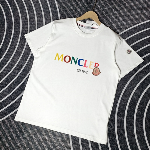 モンクレールTシャツ正面デザイン